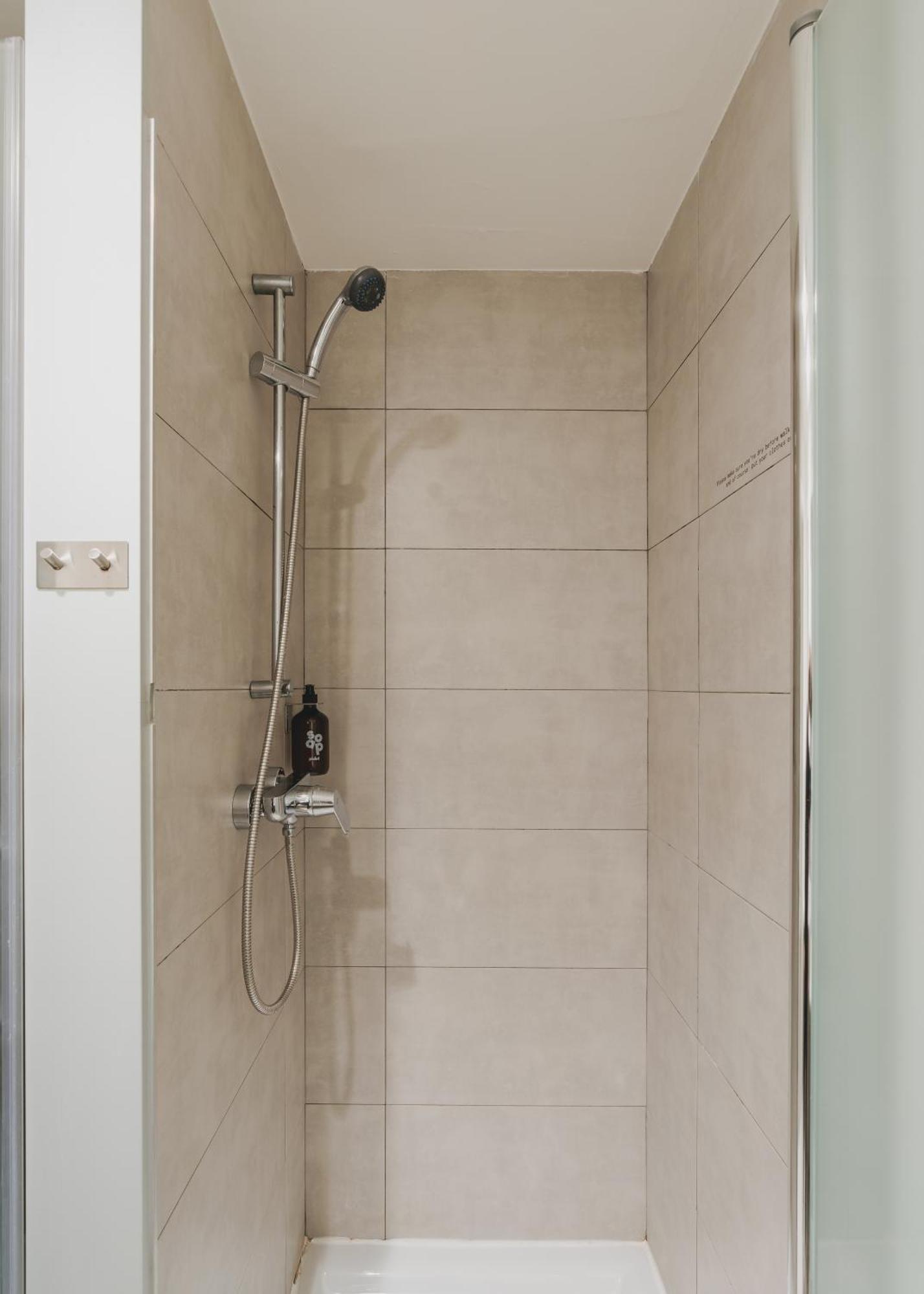 Piulet Hostel Barcelona Ngoại thất bức ảnh